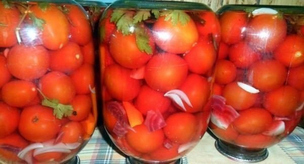 Консервированные помидоры с хреном